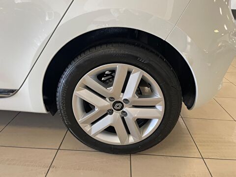2025 Benzin Otomatik Renault Clio Beyaz Ermat Motorlu Araçlar ve Tarım Ürünleri Sanayi Ticaret A.Ş.