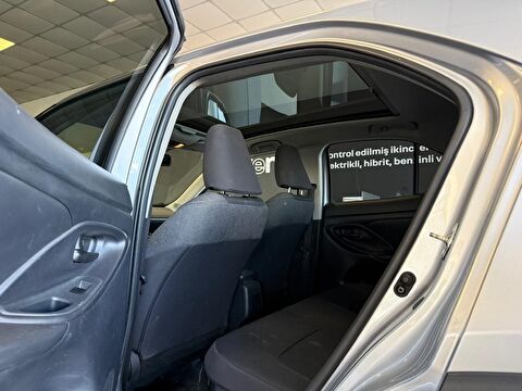 toyota, yaris cross, 1.5 hybrid flame x-pack e-cvt, otomatik, hybrid 2.el otomobil | renew 18