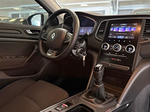 2025 Benzin Manuel Renault Megane Beyaz Ermat Motorlu Araçlar ve Tarım Ürünleri Sanayi Ticaret A.Ş.