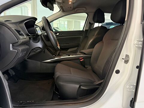 2025 Benzin Manuel Renault Megane Beyaz Ermat Motorlu Araçlar ve Tarım Ürünleri Sanayi Ticaret A.Ş.