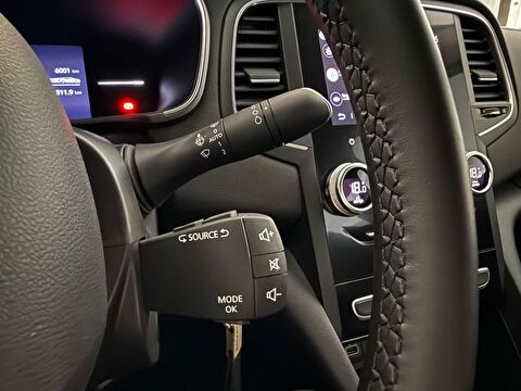 2025 Benzin Manuel Renault Megane Beyaz Ermat Motorlu Araçlar ve Tarım Ürünleri Sanayi Ticaret A.Ş.