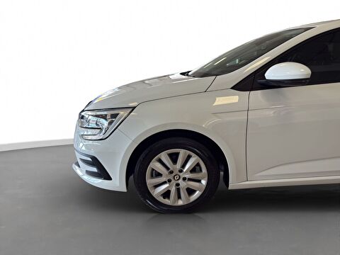 2025 Benzin Manuel Renault Megane Beyaz Ermat Motorlu Araçlar ve Tarım Ürünleri Sanayi Ticaret A.Ş.