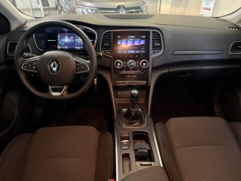 2025 Benzin Manuel Renault Megane Beyaz Ermat Motorlu Araçlar ve Tarım Ürünleri Sanayi Ticaret A.Ş.