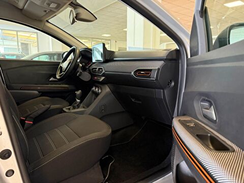 2023 Benzin Otomatik Dacia Sandero Stepway Gri Ermat Motorlu Araçlar ve Tarım Ürünleri Sanayi Ticaret A.Ş.