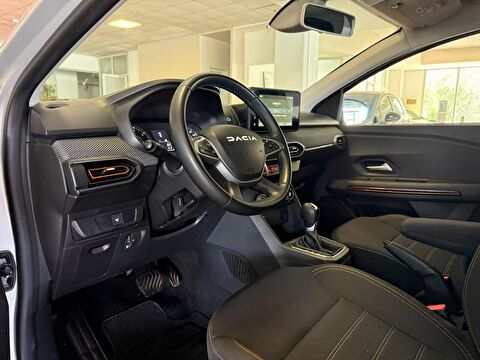 2023 Benzin Otomatik Dacia Sandero Stepway Gri Ermat Motorlu Araçlar ve Tarım Ürünleri Sanayi Ticaret A.Ş.
