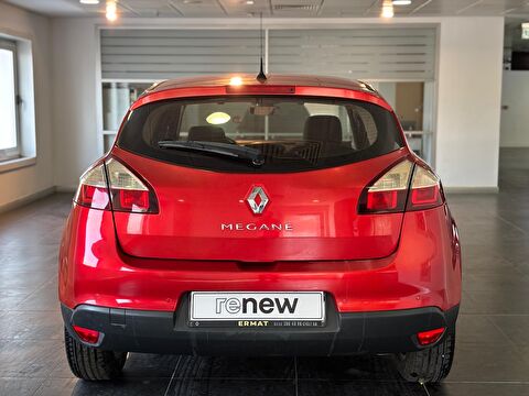 2015 Benzin Manuel Renault Megane Kırmızı Ermat Motorlu Araçlar ve Tarım Ürünleri Sanayi Ticaret A.Ş.