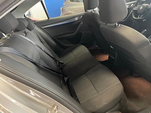 2018 Dizel Otomatik Skoda Octavia Gri Ermat Motorlu Araçlar ve Tarım Ürünleri Sanayi Ticaret A.Ş.