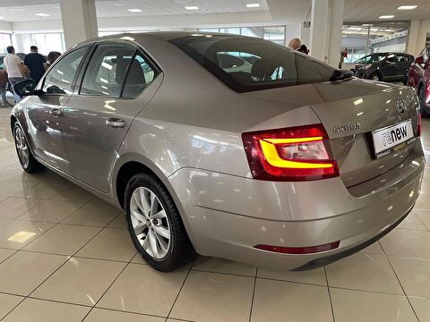 2018 Dizel Otomatik Skoda Octavia Gri Ermat Motorlu Araçlar ve Tarım Ürünleri Sanayi Ticaret A.Ş.