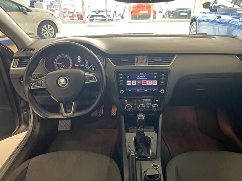 2018 Dizel Otomatik Skoda Octavia Gri Ermat Motorlu Araçlar ve Tarım Ürünleri Sanayi Ticaret A.Ş.
