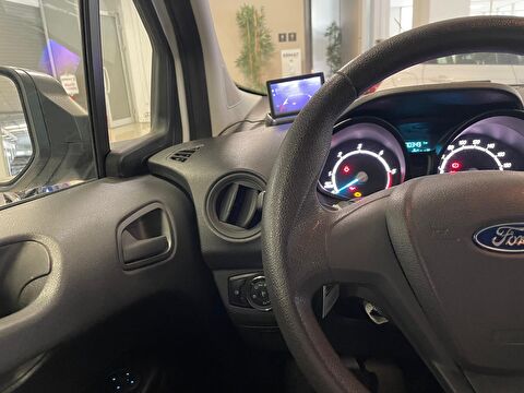 2020 Dizel Manuel Ford Transit Courier Beyaz Ermat Motorlu Araçlar ve Tarım Ürünleri Sanayi Ticaret A.Ş.