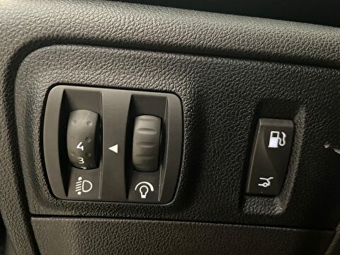 2021 Dizel Otomatik Renault Megane Siyah Ermat Motorlu Araçlar ve Tarım Ürünleri Sanayi Ticaret A.Ş.