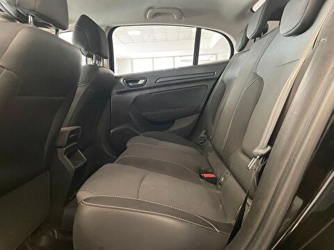 2021 Dizel Otomatik Renault Megane Siyah Ermat Motorlu Araçlar ve Tarım Ürünleri Sanayi Ticaret A.Ş.