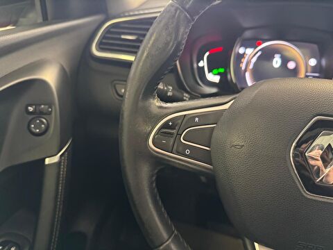 2018 Dizel Otomatik Renault Kadjar Kırmızı Ermat Motorlu Araçlar ve Tarım Ürünleri Sanayi Ticaret A.Ş.