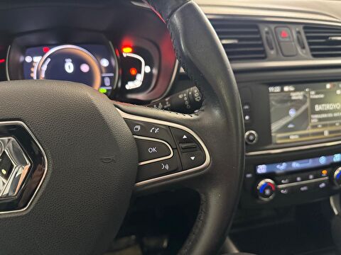 2018 Dizel Otomatik Renault Kadjar Kırmızı Ermat Motorlu Araçlar ve Tarım Ürünleri Sanayi Ticaret A.Ş.