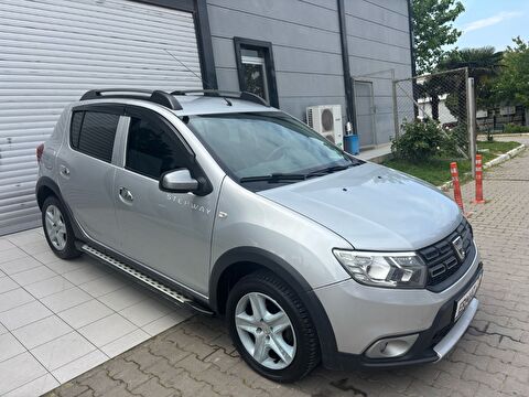 2017 Dizel Otomatik Dacia Sandero Gri Ermat Motorlu Araçlar ve Tarım Ürünleri Sanayi Ticaret A.Ş.