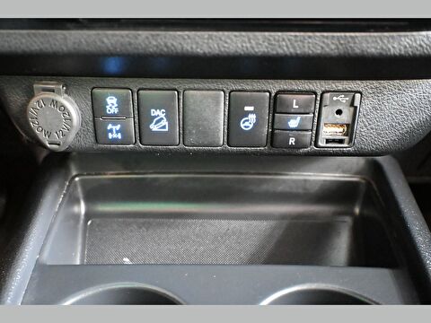 toyota, hilux, hi-lux 2.4 d-4d 4x4 ınvincible, otomatik, dizel 2.el otomobil | renew 31