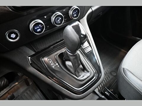 renault, kangoo multix, 1.3 tce ıconic edc, otomatik, benzin 2.el otomobil | renew 30
