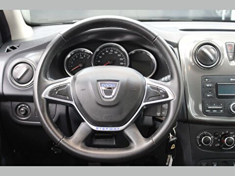 dacia, sandero, hatchback 0.9 tce stepway easy-r, otomatik, benzin + lpg 2.el otomobil | renew 19