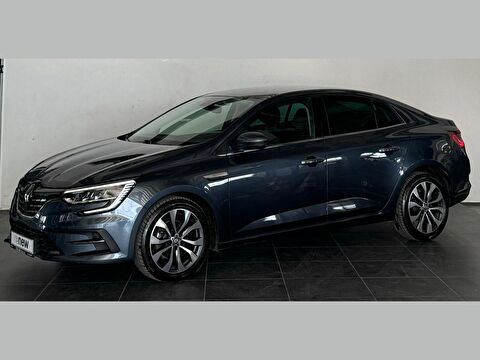 Sedan 1.3 TCe Icon EDC, 2. el otomobil | renew