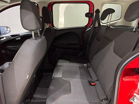 2022 Dizel Manuel Ford Tourneo Courier Kırmızı Gürel Tasarım Aksesuar Otomotiv San. Tic. Ltd. Şti.