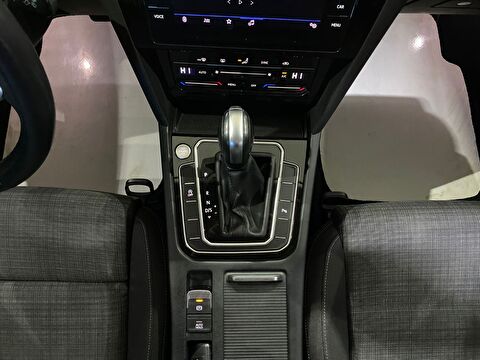 2022 Benzin Otomatik Volkswagen Passat Beyaz Gürel Tasarım Aksesuar Otomotiv San. Tic. Ltd. Şti.