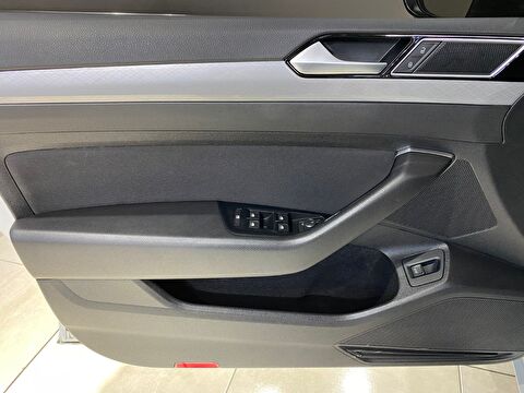 2022 Benzin Otomatik Volkswagen Passat Beyaz Gürel Tasarım Aksesuar Otomotiv San. Tic. Ltd. Şti.