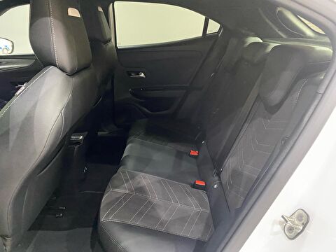 2022 Benzin Otomatik Opel Mokka Beyaz Gürel Tasarım Aksesuar Otomotiv San. Tic. Ltd. Şti.