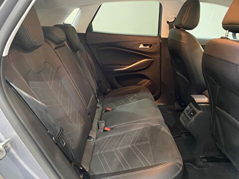 2024 Benzin Otomatik Opel Grandland Gümüş Gri Gürel Tasarım Aksesuar Otomotiv San. Tic. Ltd. Şti.