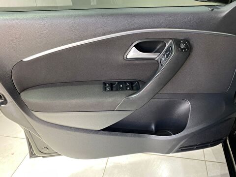 2016 Benzin Otomatik Volkswagen Polo Siyah Gürel Tasarım Aksesuar Otomotiv San. Tic. Ltd. Şti.