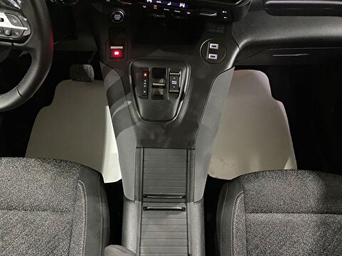 2026 Dizel Otomatik Peugeot Rifter Gri Gürel Tasarım Aksesuar Otomotiv San. Tic. Ltd. Şti.