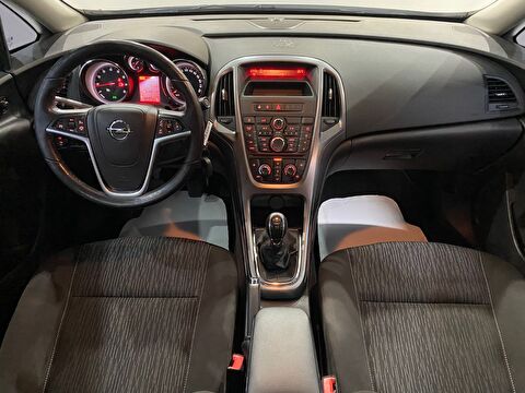 2016 Benzin + LPG Manuel Opel Astra Beyaz Gürel Tasarım Aksesuar Otomotiv San. Tic. Ltd. Şti.