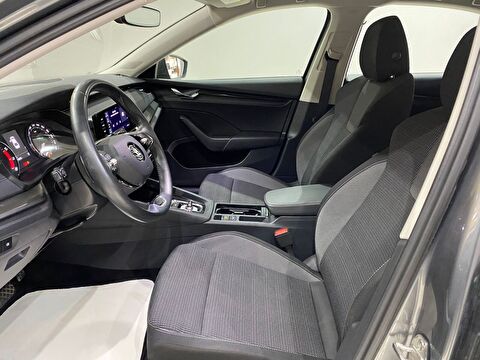 2022 Hybrid Otomatik Skoda Octavia Gri Gürel Tasarım Aksesuar Otomotiv San. Tic. Ltd. Şti.
