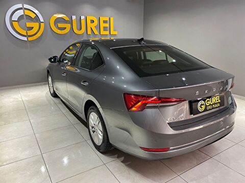 2022 Hybrid Otomatik Skoda Octavia Gri Gürel Tasarım Aksesuar Otomotiv San. Tic. Ltd. Şti.