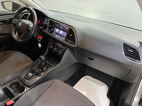 2017 Benzin Manuel Seat Leon Gümüş Gri Gürel Tasarım Aksesuar Otomotiv San. Tic. Ltd. Şti.