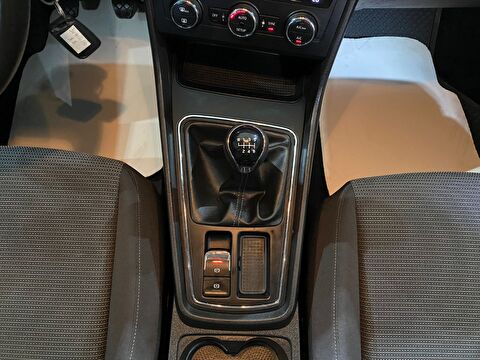 2017 Benzin Manuel Seat Leon Gümüş Gri Gürel Tasarım Aksesuar Otomotiv San. Tic. Ltd. Şti.