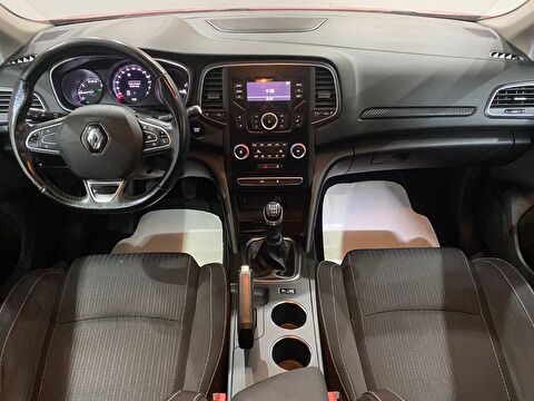 2018 Benzin Manuel Renault Megane Kırmızı Gürel Tasarım Aksesuar Otomotiv San. Tic. Ltd. Şti.