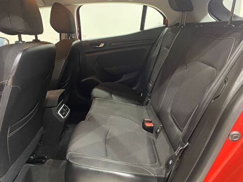 2018 Benzin Manuel Renault Megane Kırmızı Gürel Tasarım Aksesuar Otomotiv San. Tic. Ltd. Şti.