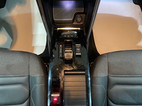 2024 Benzin Otomatik Citroen C4 X Kırmızı Gürel Tasarım Aksesuar Otomotiv San. Tic. Ltd. Şti.