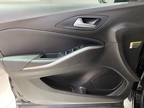2022 Dizel Otomatik Opel Grandland Siyah Gürel Tasarım Aksesuar Otomotiv San. Tic. Ltd. Şti.