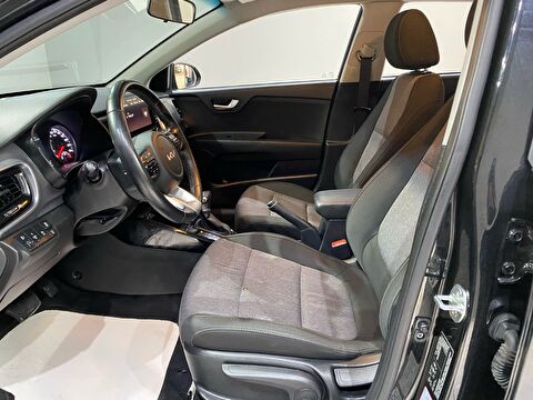 2023 Benzin Otomatik Kia Stonic Siyah Gürel Tasarım Aksesuar Otomotiv San. Tic. Ltd. Şti.