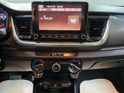 2023 Benzin Otomatik Kia Stonic Siyah Gürel Tasarım Aksesuar Otomotiv San. Tic. Ltd. Şti.