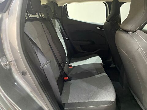 2024 Benzin Otomatik Renault Clio Gri Gürel Tasarım Aksesuar Otomotiv San. Tic. Ltd. Şti.