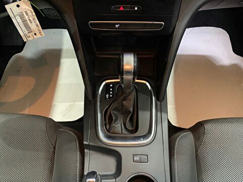 2022 Benzin Otomatik Renault Megane Beyaz Gürel Tasarım Aksesuar Otomotiv San. Tic. Ltd. Şti.