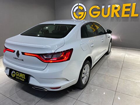 2022 Benzin Otomatik Renault Megane Beyaz Gürel Tasarım Aksesuar Otomotiv San. Tic. Ltd. Şti.