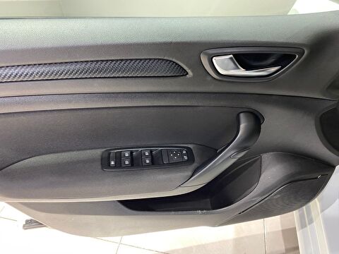 2022 Benzin Otomatik Renault Megane Beyaz Gürel Tasarım Aksesuar Otomotiv San. Tic. Ltd. Şti.