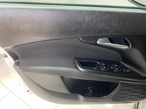 2022 Benzin Manuel Fiat Egea Cross Beyaz Gürel Tasarım Aksesuar Otomotiv San. Tic. Ltd. Şti.