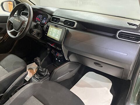 2023 Benzin Manuel Dacia Duster Yeşil Gürel Tasarım Aksesuar Otomotiv San. Tic. Ltd. Şti.
