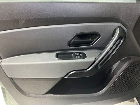 2023 Benzin Manuel Dacia Duster Yeşil Gürel Tasarım Aksesuar Otomotiv San. Tic. Ltd. Şti.