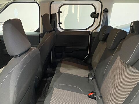 2024 Benzin Otomatik Ford Tourneo Courier Beyaz Gürel Tasarım Aksesuar Otomotiv San. Tic. Ltd. Şti.