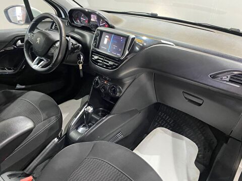 2017 Benzin Otomatik Peugeot 208 Beyaz Gürel Tasarım Aksesuar Otomotiv San. Tic. Ltd. Şti.